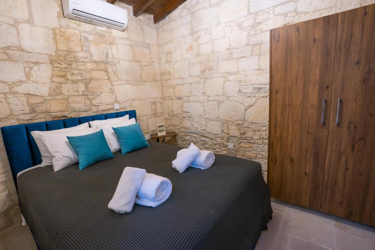 Eidyllio Luxury Suites โอโมโดส ภายนอก รูปภาพ